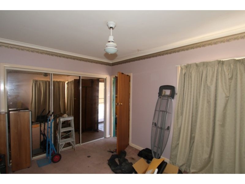 24 Victoria Street, Loch VIC 3945
