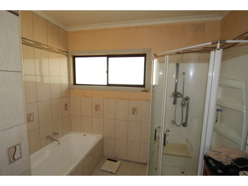 24 Victoria Street, Loch VIC 3945