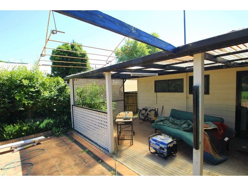 24 Victoria Street, Loch VIC 3945