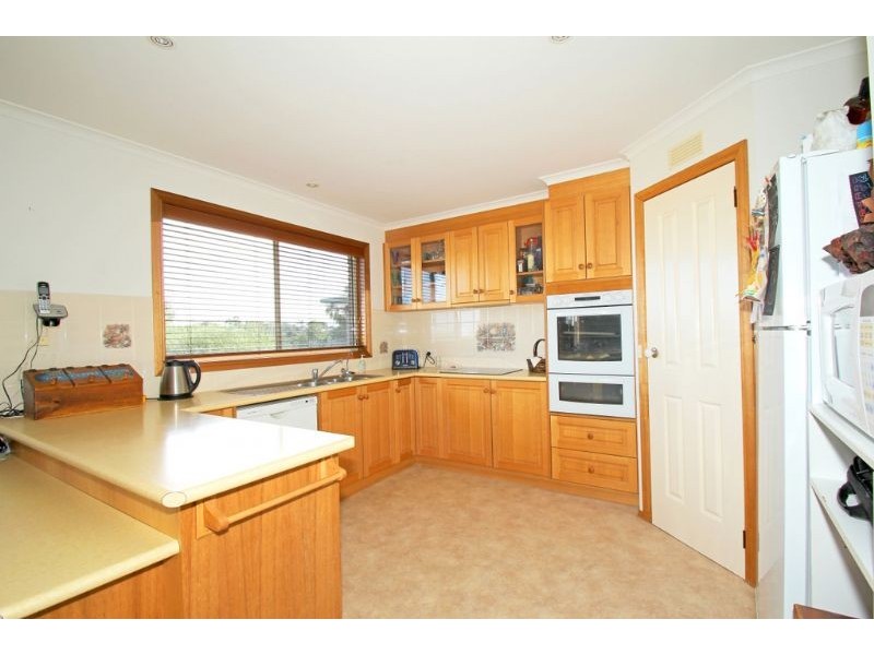 11 Warralong Court, Leongatha VIC 3953