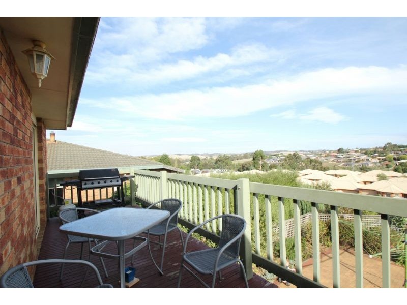 11 Warralong Court, Leongatha VIC 3953