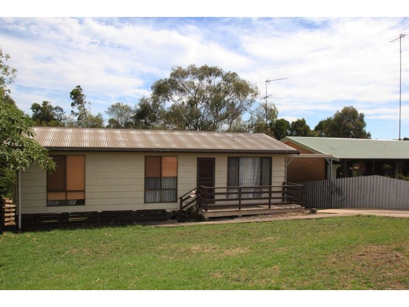 11 Sapphire Court, Leongatha VIC 3953