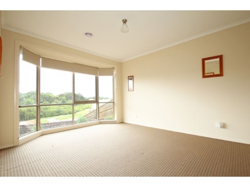 24 Laura Grove, Leongatha VIC 3953