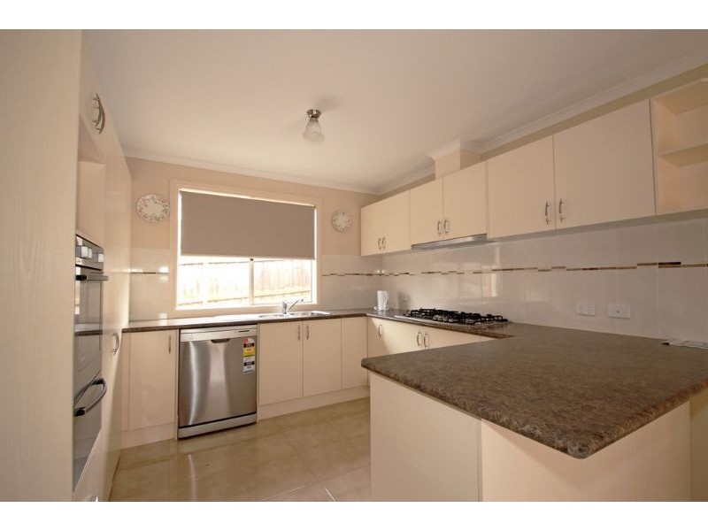 24 Laura Grove, Leongatha VIC 3953