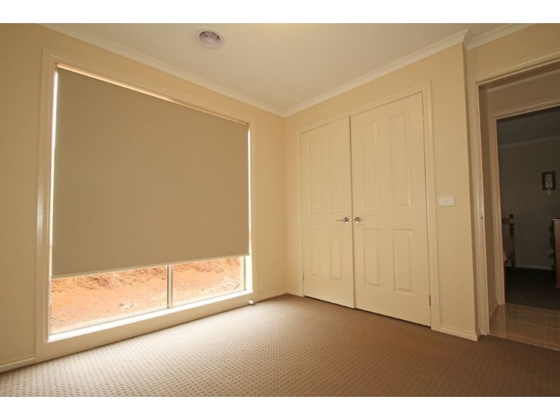 24 Laura Grove, Leongatha VIC 3953