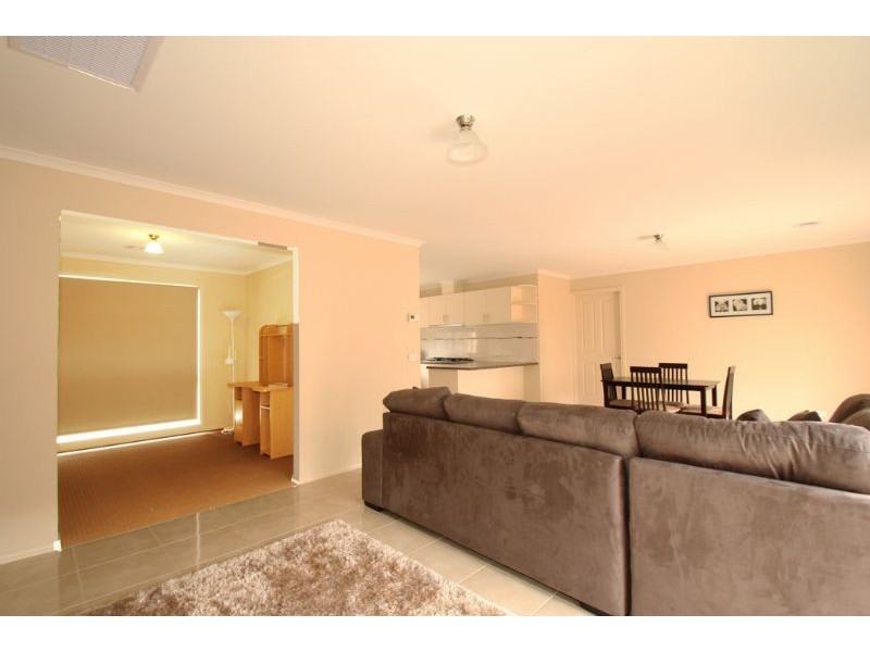 24 Laura Grove, Leongatha VIC 3953
