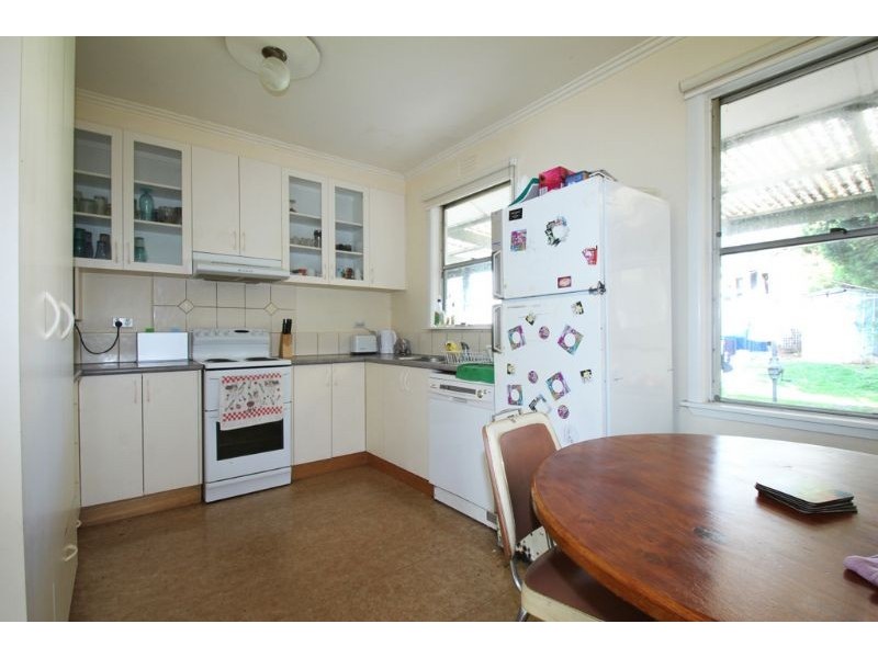 5 Bate Street, Leongatha VIC 3953