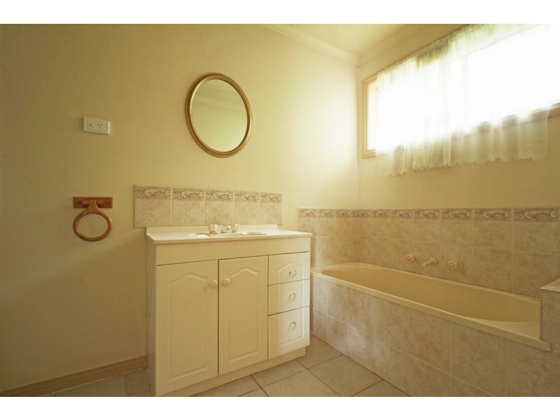 2/24A Bellingham Street, Leongatha VIC 3953