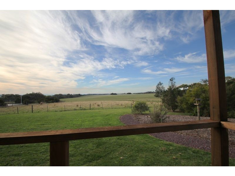 10 McPhee Street, Buffalo VIC 3958