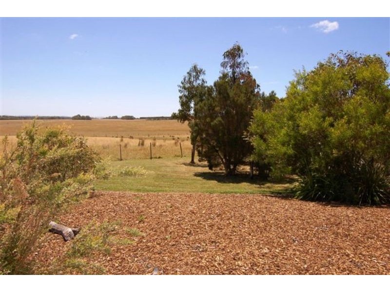 10 McPhee Street, Buffalo VIC 3958
