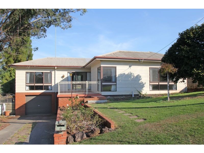 6 Ridgeway Street, Leongatha VIC 3953