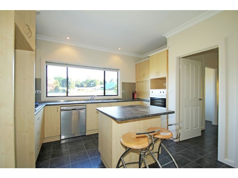 6 Ridgeway Street, Leongatha VIC 3953