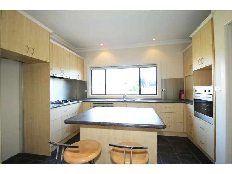 6 Ridgeway Street, Leongatha VIC 3953