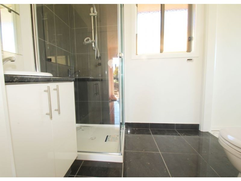 1/4 Owen Street, Leongatha VIC 3953