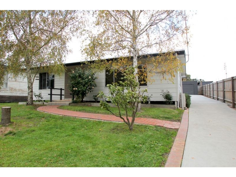 42 Campbell Street, Meeniyan VIC 3956