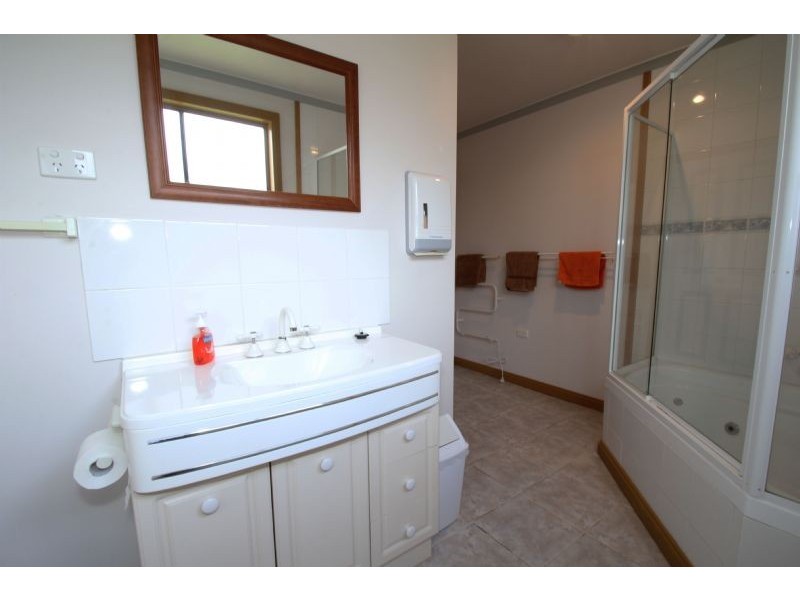 24 Young Street, Leongatha VIC 3953