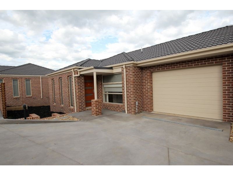4/99 Brown Street, Leongatha VIC 3953