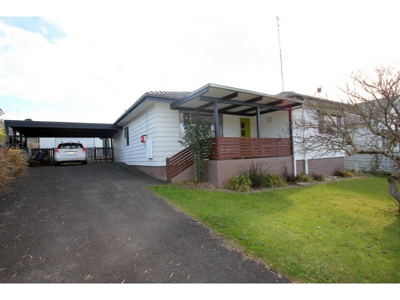 30 Blackmore Avenue, Leongatha VIC 3953