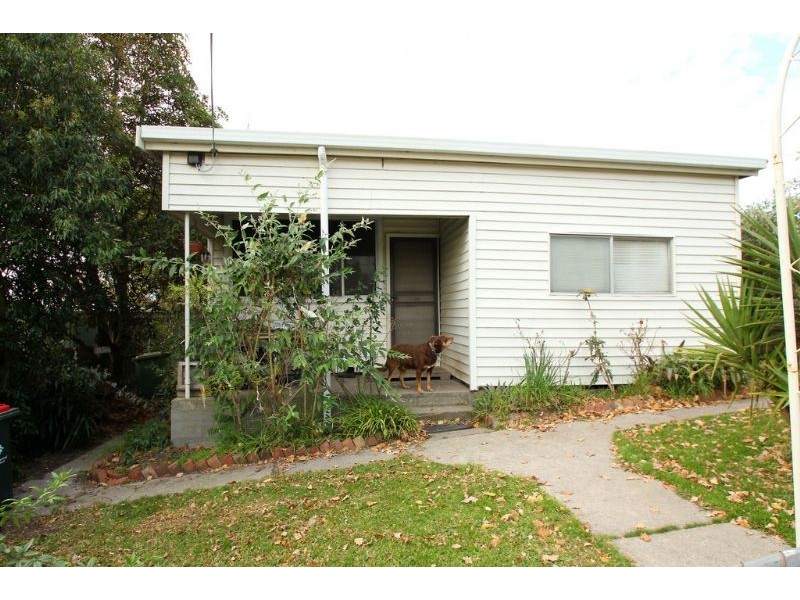 11 Royston Street, Meeniyan VIC 3956