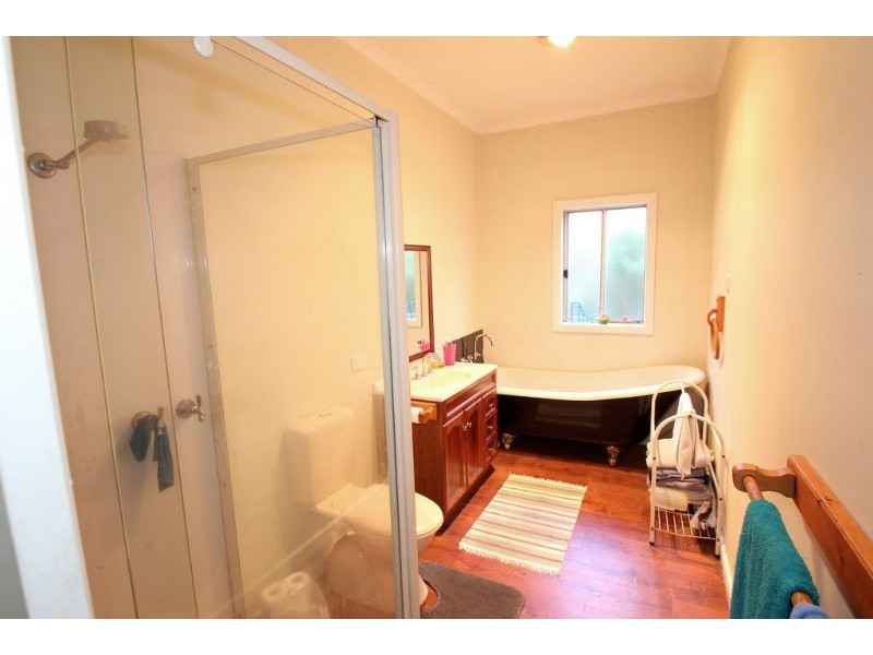 11 Royston Street, Meeniyan VIC 3956