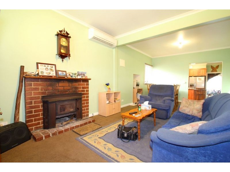 11 Royston Street, Meeniyan VIC 3956
