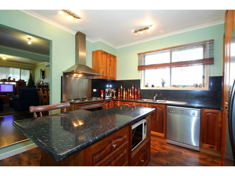 11 Royston Street, Meeniyan VIC 3956
