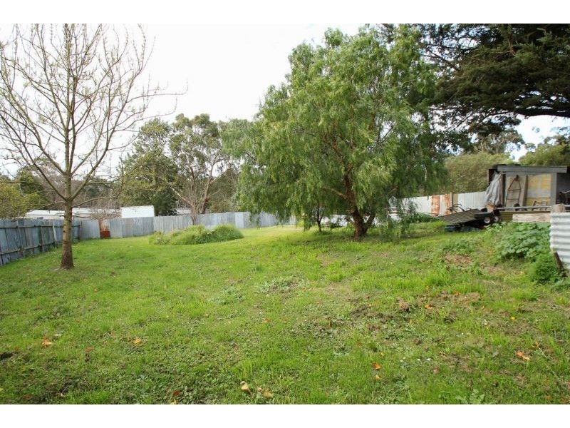 11 Royston Street, Meeniyan VIC 3956