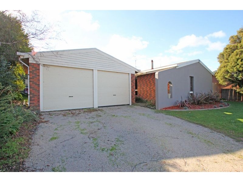 22 Blair Crescent, Leongatha VIC 3953