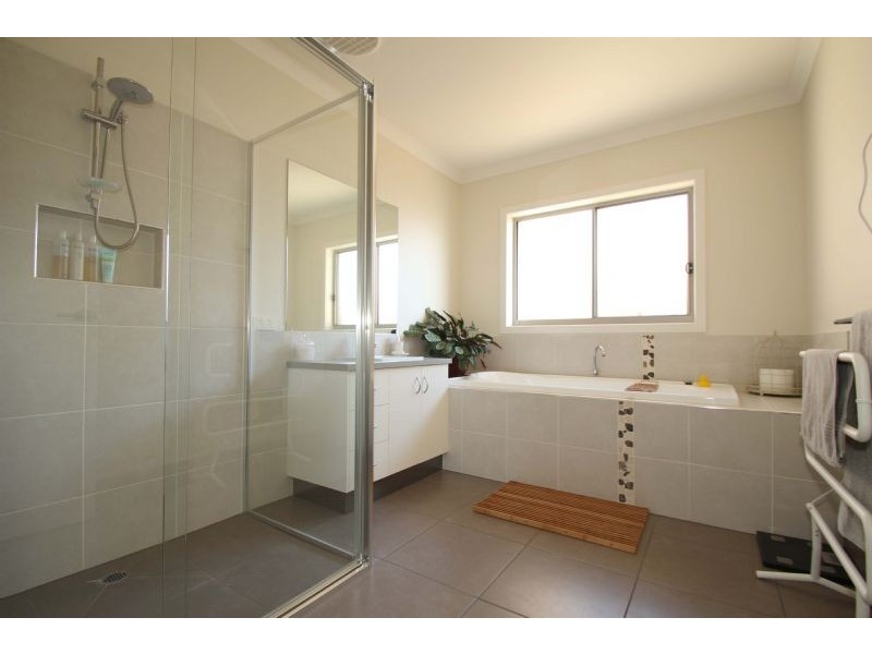 4 Eccles Way, Leongatha VIC 3953