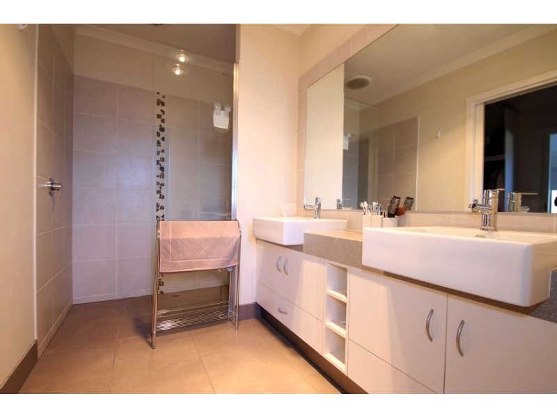 4 Eccles Way, Leongatha VIC 3953