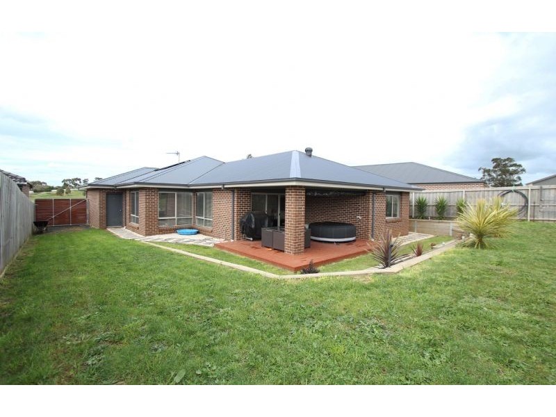 21 Eccles Way, Leongatha VIC 3953