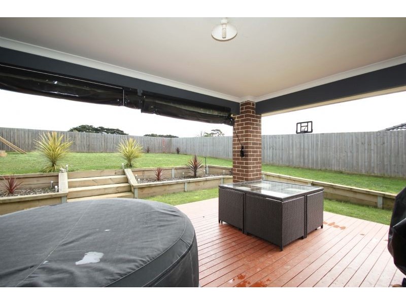 21 Eccles Way, Leongatha VIC 3953