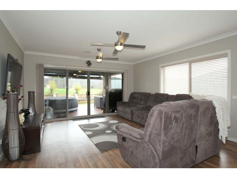 21 Eccles Way, Leongatha VIC 3953