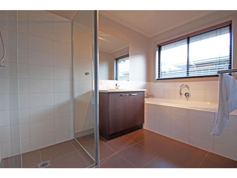 8 Parkside Close, Leongatha VIC 3953