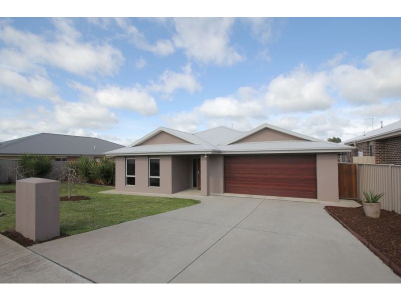 14 Parkside Close, Leongatha VIC 3953