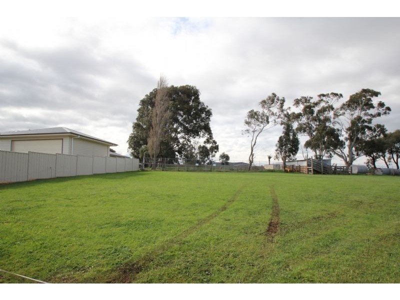 5 Burrows Way, Leongatha VIC 3953