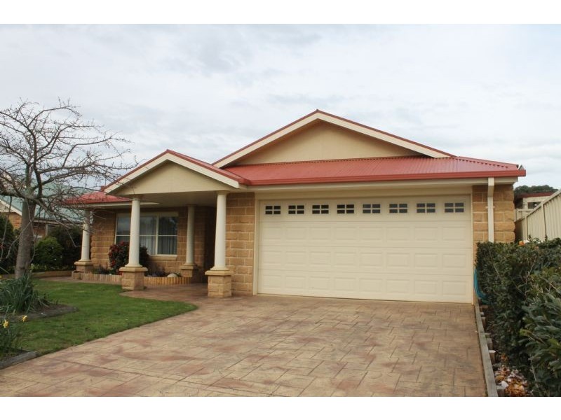 8 Elaine Court, Leongatha VIC 3953