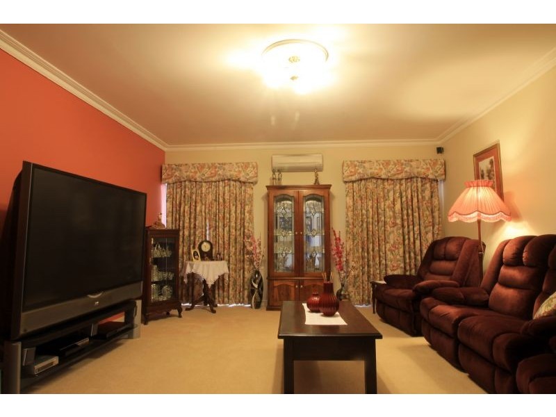 8 Elaine Court, Leongatha VIC 3953