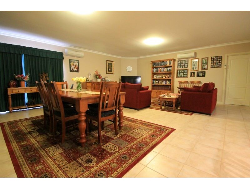 8 Elaine Court, Leongatha VIC 3953