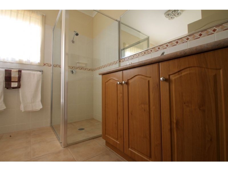 8 Elaine Court, Leongatha VIC 3953