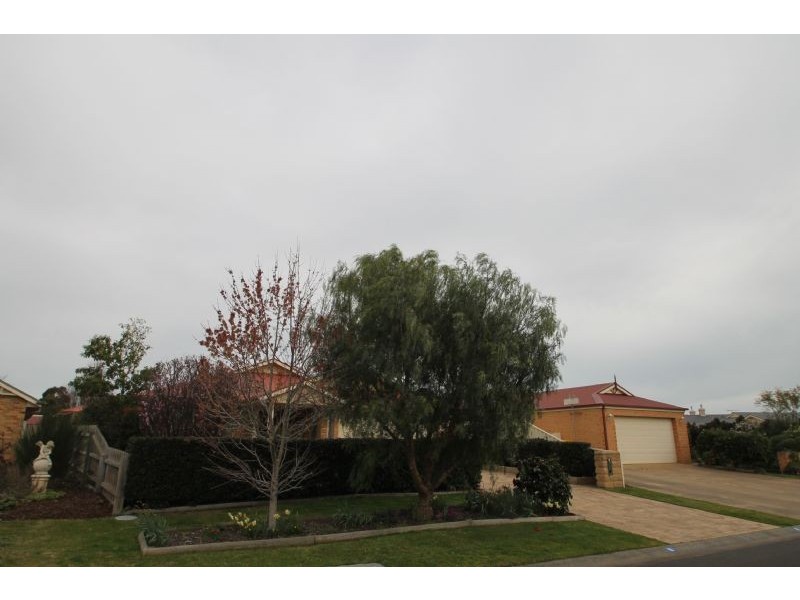 8 Elaine Court, Leongatha VIC 3953