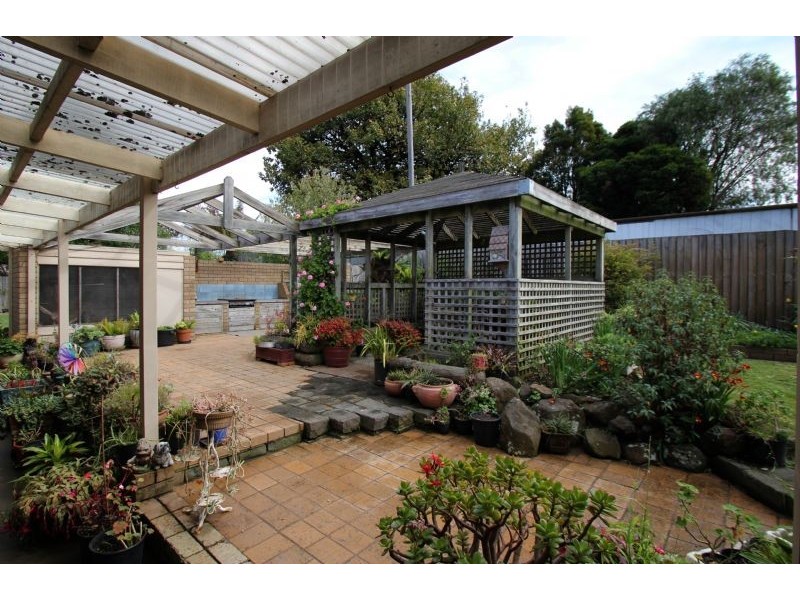 16 Bent Street, Leongatha VIC 3953