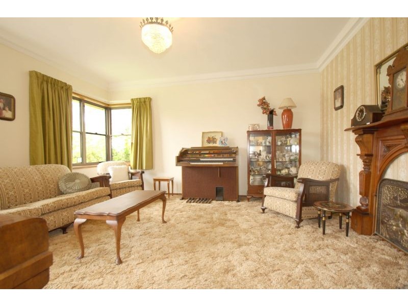 16 Bent Street, Leongatha VIC 3953