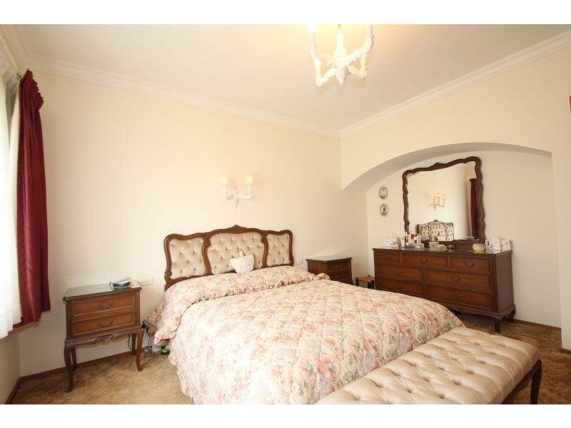 16 Bent Street, Leongatha VIC 3953