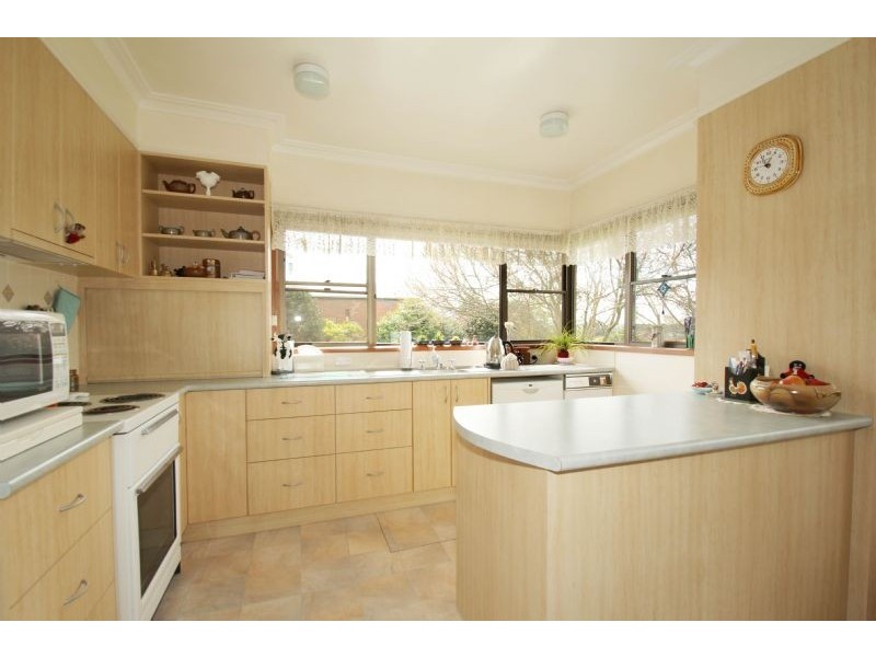 16 Bent Street, Leongatha VIC 3953