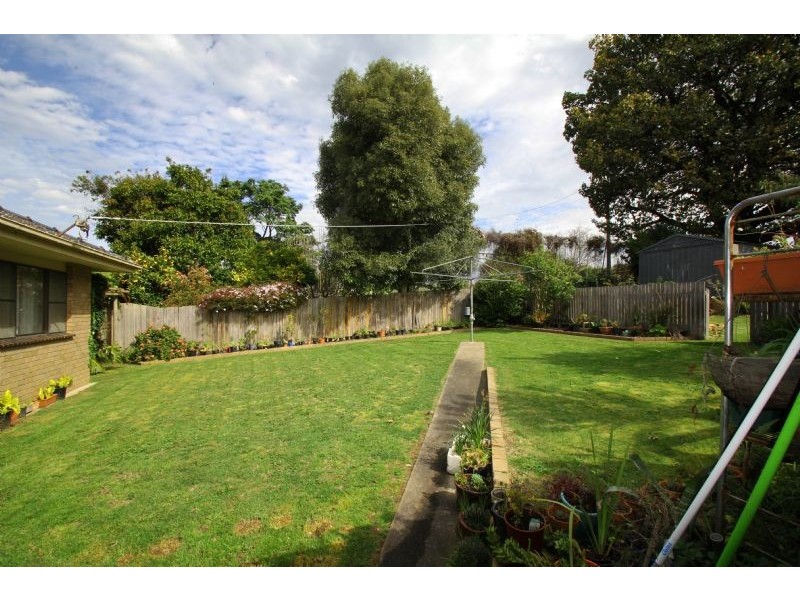 16 Bent Street, Leongatha VIC 3953