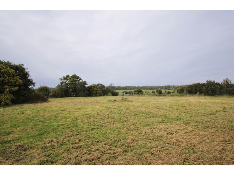 915 Meeniyan Promontory Road, Buffalo VIC 3958