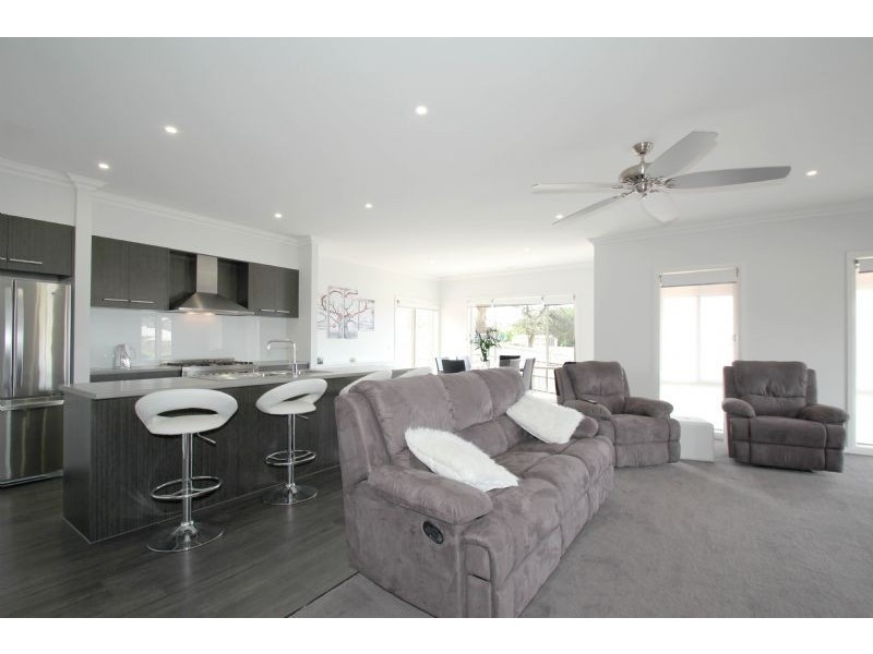 12 Silverback Place, Leongatha VIC 3953