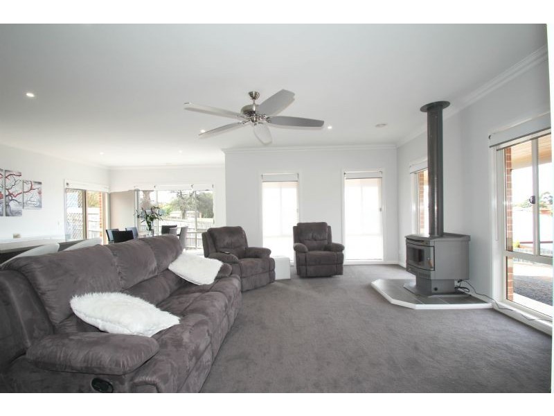 12 Silverback Place, Leongatha VIC 3953