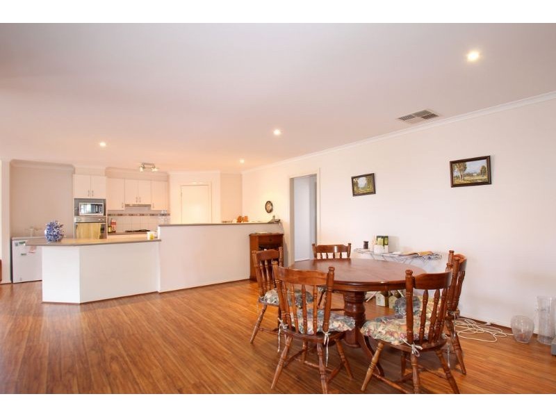 8 Eleanor Court, Leongatha VIC 3953